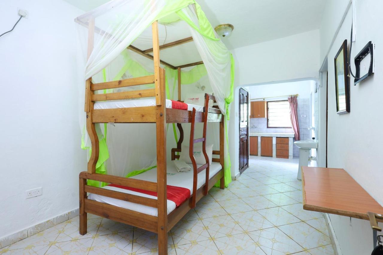 Diani Home Stays 迪亚尼海滩 外观 照片